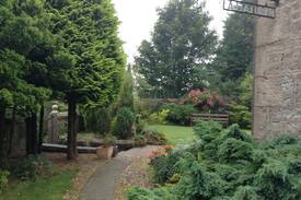 Falkirk Bed & Breakfast | ARDTALLA Lodge, Green Room, Pet Friendly, 1 of 3