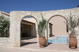 Nopigia House | Villa Kouros - Beach front house- family friendly