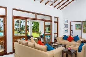 Ranna House | 3 Bedrooms Beach Villa in Ranna