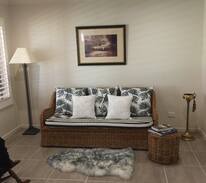 Somerset Dam Bed & Breakfast | Magnolia House BnB
