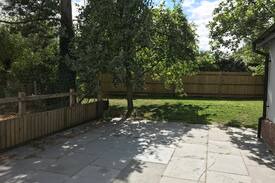 Aldermaston Wharf House | Garden Cottage..pretty countryside location
