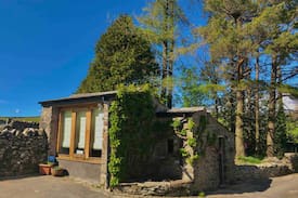 Kirkby Stephen Other | Brackenber Byre cosy cabin & garden in the Dales