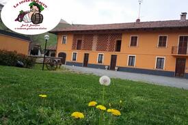 Calosso Bed & Breakfast | B&B La sosta di Bacco, IL NIDO