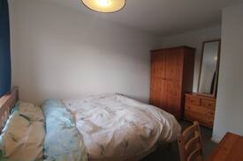 Great Linford House | Double room with private bathroom and parking.