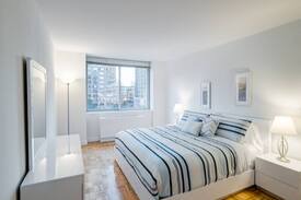 Lincoln Square Apartment | 2 Beds 1 Bath UPPER WEST SIDE/ LINCOLN CENTER