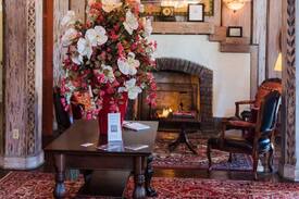 Cross City Hotel | DELUXE QUEEN | PRIVATE ROOM AT THE PUTNAM LODGE