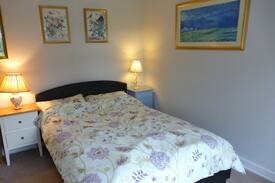 Elstead House | Lovely Room in Delightful English Surrey Village