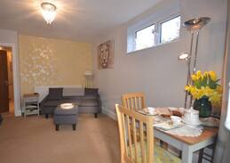Frodsham House | Annie's Annexe