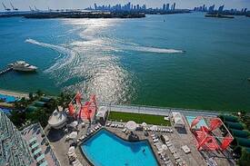 West Avenue Apartment | LUXURIOUS SOUTH BEACH HOTEL ROOM