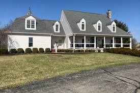 Westfield House | White House Horse Farm *16 acres of privacy!*