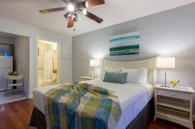Upper Lake Hotel | Queen Kitchenette - The Lodge At Blue Lakes