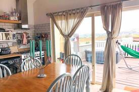 Coolbeg Cross House | Wicklow beachfront and walking distance lake