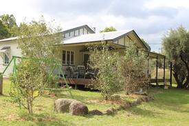 Glen Aplin Cabin | Stanthorpe - Silverbirch Hill Cottage