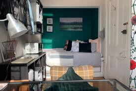North West House | Cosy and Quiet West End Bedsit