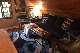 Roselawn Finance House | Pleasant Ridge, BRAND NEW, Stylish Cozy Suite