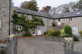 Pantasaph Bed & Breakfast | Pantasaph Farm Bed and Breakfast - Pink Room