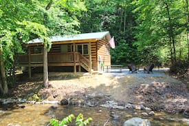 Alarka Cabin | ALARKA CREEK HIDEAWAY