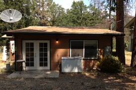 Douglas City Cabin | Beautiful Cabin on Trinity River!