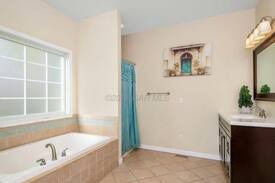 Fruitland House | 5 BR moder w/pool and bar, close to beach/bay