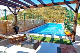 Los Corrales Cabin | Casa Rural en Osuna, Piscina privada,