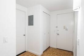 Lincoln Square Apartment | 2 Beds 1 Bath UPPER WEST SIDE/ LINCOLN CENTER