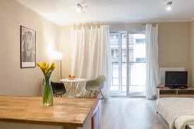 Praga Apartment | Okrzei 18