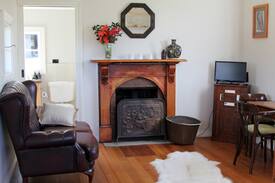 Sidmouth House | Tamar Valley Vineyard & Farm Cottage