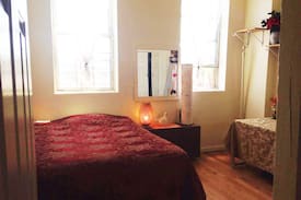 Bushwick Apartment | Large Sunlit Room-Quick Commute to Manhattan/NYC!