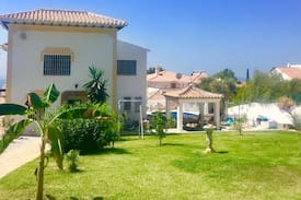 Maro Villa | Chalet Duplex próximo a las cuevas de Nerja.