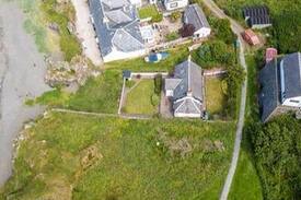 Dunure Cabin | Beautiful cottage on the beach, great sea views!