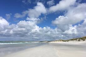 Isle of North Uist House | Vallay sands B&B