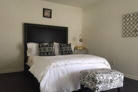 Brentwood Apartment | The Lodge on Lamar