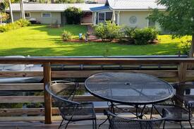 Tavares Cabin | Cypress Boat House Retreat