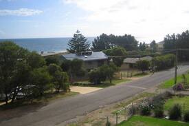 Carrickalinga House | North Bay Eco House - a 2 min walk to the beach