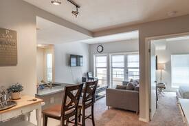 Downtown Apartment | Perfectly located 2 bedroom condo! SM
