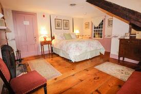 Meredith Bed & Breakfast | Nutmeg Inn Bed & Breakfast Cinnamon Room