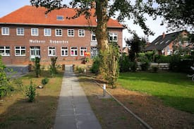 Butjadingen Apartment | Ferienwohnung - Alte Schule - Ruhwarden