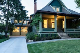Clintonville House | Glenmont inn/bedroom5-OutdoorOasis