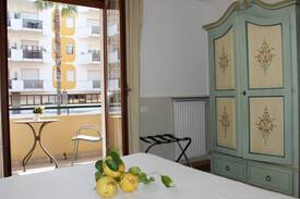 Sorrento City Centre Bed & Breakfast | Sorrento Lemon Rooms B&B - Nerano room