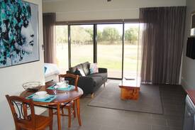 Drysdale Villa | Manzanillo Grove Luxury Accommodation Unit 1