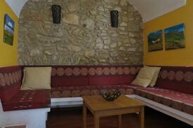 Beguda Cabin | Cala Manela Montagut, auténtica casa de pueblo.
