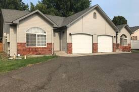 Brownstown House | Yakima Vacation Rentals- 3 Bedroom 2 Bath House #1