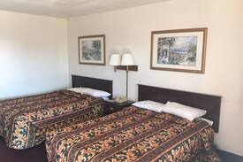 Oaks Historic District Bed & Breakfast | Midtown inn hotel
