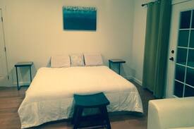 Carpinteria House | Large Room w/ensuite Bath walk to Town & Beach