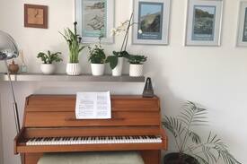 Alfreton House | Quaint, quiet rural village retreat