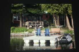Stone Mills Cabin | Cottage on Varty Lake - 25min from Kingston !