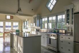 Shinnecock Hills House | Fabulous Southampton Waterfront Beach House