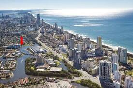 Broadbeach Waters House | Casa Grande Luxury Holiday House Gold Coast Qld