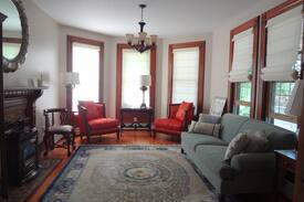 West Lebanon House | Gracious Victorian 10 min to Dartmouth/15 to DHMC