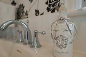 Rolvenden Bed & Breakfast | Maytham Cottage B&B